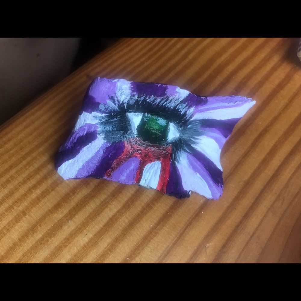 Bleeding Eye painted bone - Picture 2 of 4